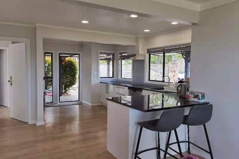 Photo of property in 11 Travis View Drive, Fairview Heights, Auckland, 0632