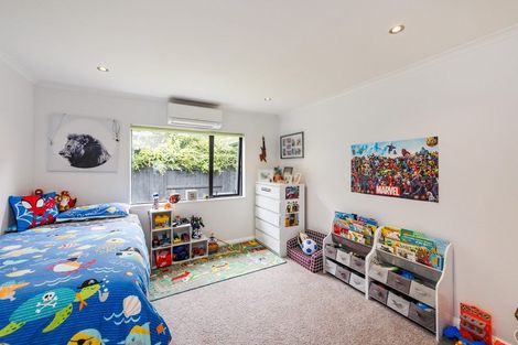 Photo of property in 5 D'urville Place, Kelvin Grove, Palmerston North, 4414
