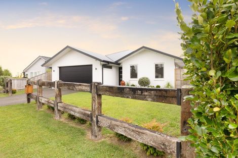 Photo of property in 5 Hanlow Place, Pyes Pa, Tauranga, 3112