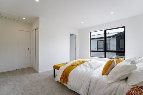 Photo of property in 4b Unsworth Drive, Unsworth Heights, Auckland, 0632