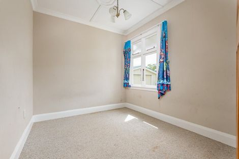 Photo of property in 6 Kowhai Avenue, Takaro, Palmerston North, 4410