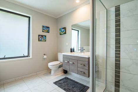 Photo of property in 137 Tuparekura Road, South Head, Helensville, 0874