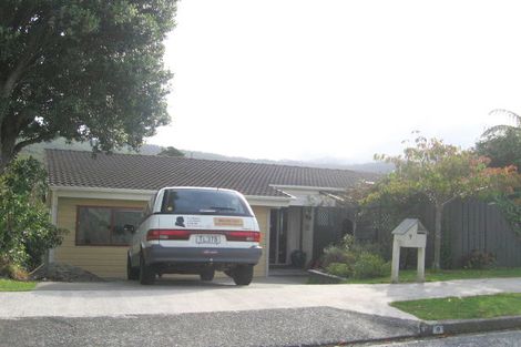 Photo of property in 9 Fitzwilliam Terrace, Tawa, Wellington, 5028