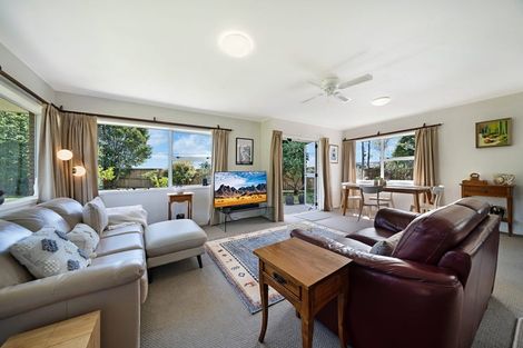 Photo of property in 1/2 Wallace Road, Ranui, Auckland, 0612