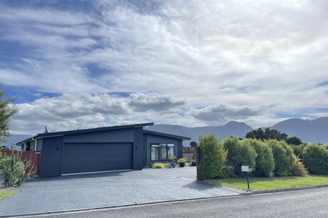 Photo of property in 4 Mcdonald Place, Collingwood, 7073