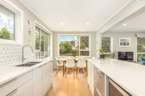 Photo of property in 14 Walton Road, Paraparaumu Beach, Paraparaumu, 5032