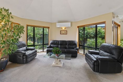 Photo of property in 2/113 Avonhead Road, Avonhead, Christchurch, 8042