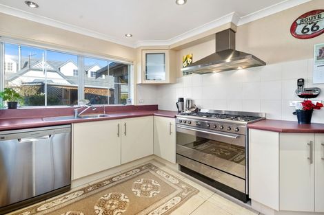 Photo of property in 8 Kapua Place, Taupo, 3330