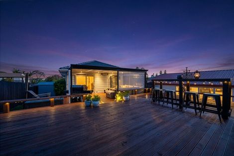 Photo of property in 12 Pahi Place, West Harbour, Auckland, 0618