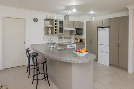 Photo of property in 112a Weraroa Road, Levin, 5510