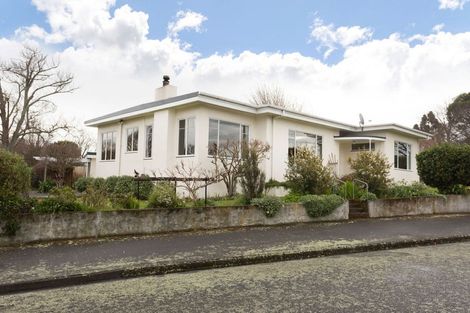 Photo of property in 40 Queen Street, Dannevirke, 4930