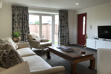 Photo of property in 2/28 Oxley Avenue, St Albans, Christchurch, 8014