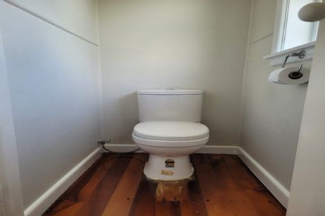 Photo of property in 45 Sylvan Crescent, Te Atatu South, Auckland, 0610