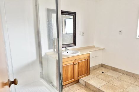 Photo of property in 149 Botany Road, Botany Downs, Auckland, 2010