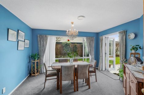 Photo of property in 18 Claverley Gardens, Avonhead, Christchurch, 8042