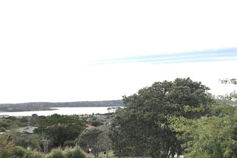 Photo of property in 71 Lagoon Way, West Harbour, Auckland, 0618