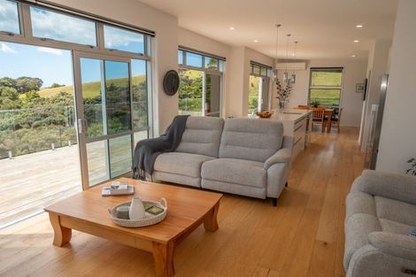 Photo of property in 34 Opoi Lane, Cable Bay, 0420