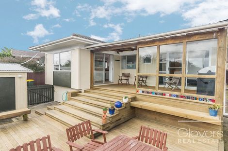 Photo of property in 2/4214a Great North Road, Glendene, Auckland, 0602