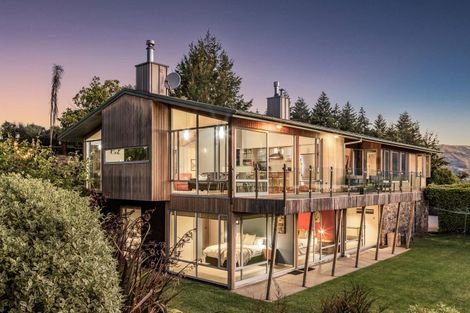 Photo of property in 52 Kirimoko Crescent, Wanaka, 9305