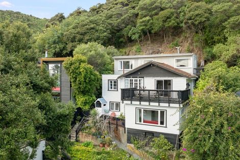Photo of property in 22 Tawa Street, Eastbourne, Lower Hutt, 5013