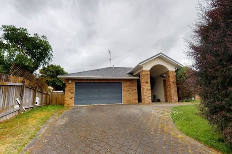 Photo of property in 18 Holdsworth Drive, Otamatea, Whanganui, 4500