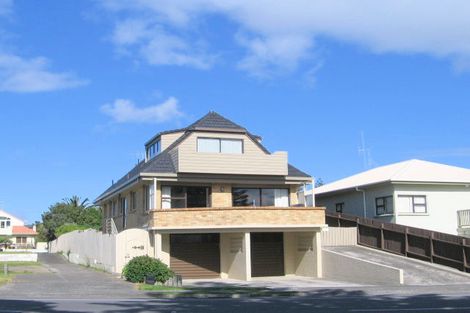 Photo of property in 60 Marine Parade, Mount Maunganui, 3116