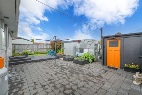 Photo of property in 141 Macandrew Road, South Dunedin, Dunedin, 9012