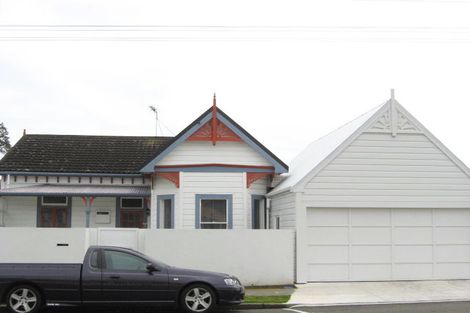 Photo of property in 25 Gilbert Street, New Plymouth, 4310