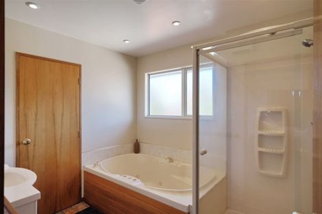 Photo of property in 19 Littles Lane, Woodend, 7610