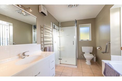 Photo of property in 7 Innisfree Place, Northwood, Christchurch, 8051