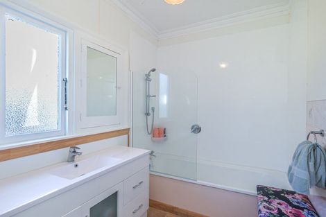 Photo of property in 3 Lena Place, Foxton, 4814