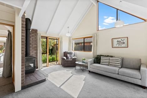 Photo of property in 4 Godfrey Place, Ilam, Christchurch, 8041