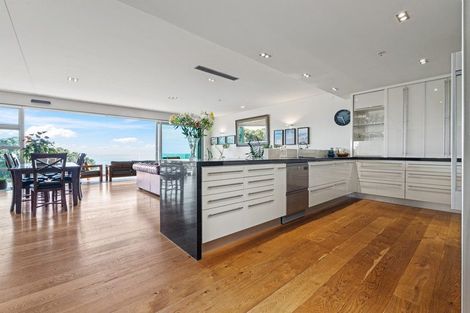 Photo of property in The Reef, 93 Saint Aubyn Street, New Plymouth, 4310