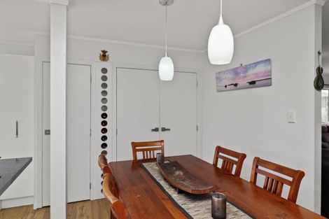 Photo of property in 18 Athenree Road, Athenree, Katikati, 3177