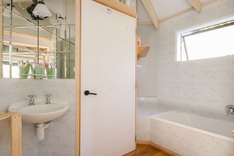 Photo of property in 6b Pokohui Avenue, Raglan, 3225