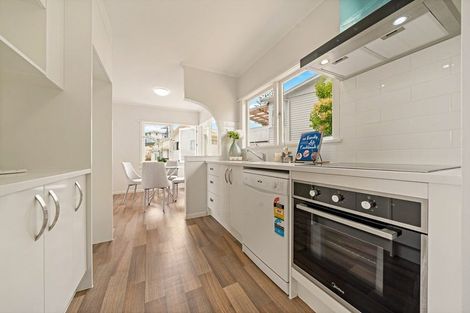 Photo of property in 2/54 Peach Road, Glenfield, Auckland, 0629