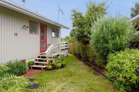 Photo of property in 7b Isobel Street, Acacia Bay, Taupo, 3330