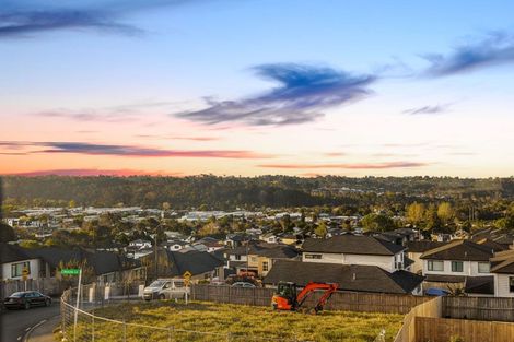 Photo of property in 16 Eric Gifford Drive, Ranui, Auckland, 0612