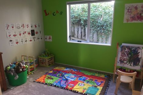 Photo of property in 1/106 Stapleford Crescent, Browns Bay, Auckland, 0630