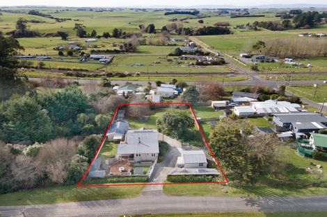 Photo of property in 110 Hastings Street, Halcombe, Feilding, 4779