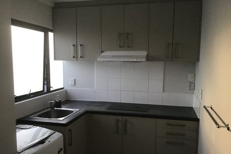 Photo of property in 25 Tobruk Crescent, Milford, Auckland, 0620