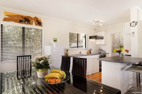 Photo of property in 1/9 Jay Court, Botany Downs, Auckland, 2010