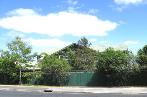 Photo of property in 1/84 Rangatira Road, Beach Haven, Auckland, 0626