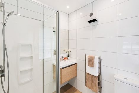 Photo of property in 37 Pepene Avenue, Takanini, 2112