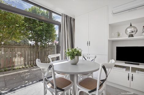 Photo of property in 1 Austin Street, Mount Victoria, Wellington, 6011