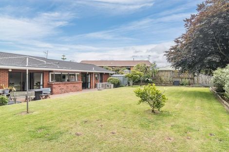 Photo of property in 4 Chilton Drive, Paraparaumu, 5032