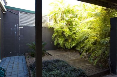 Photo of property in 1/31 James Evans Drive, Northcote, Auckland, 0627