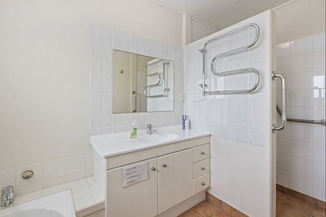 Photo of property in 15f Puriri Avenue, Orewa, 0931