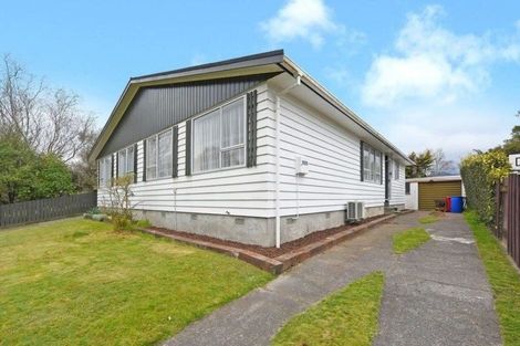 Photo of property in 2/6 Indiana Grove, Totara Park, Upper Hutt, 5018
