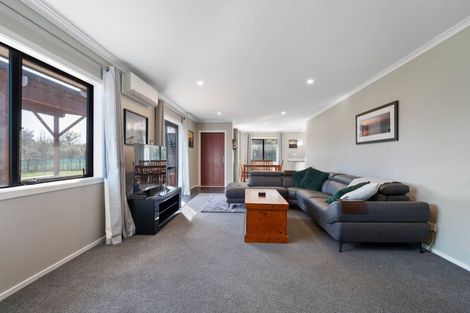 Photo of property in 841 Makerua Road, Tokomaru, Palmerston North, 4474